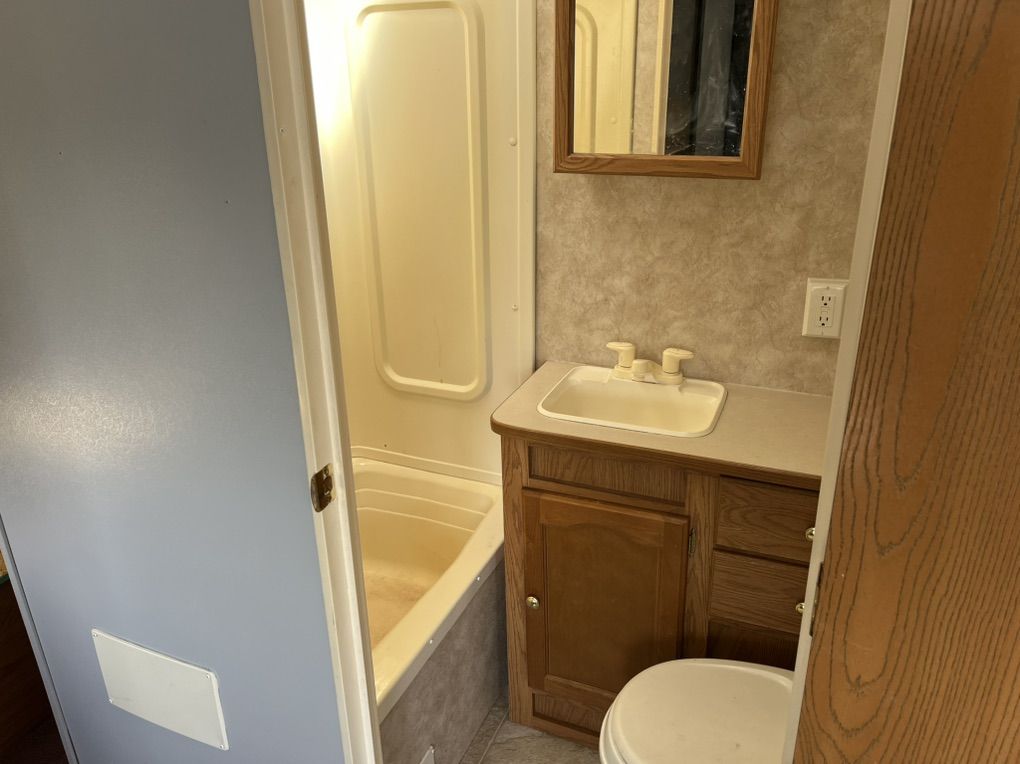 Main image 10