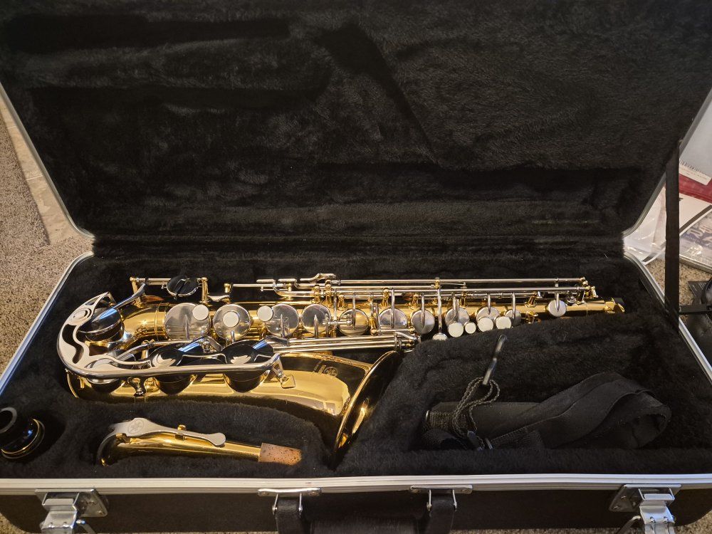 Yamaha Alto Sax Saxophone with Warranty