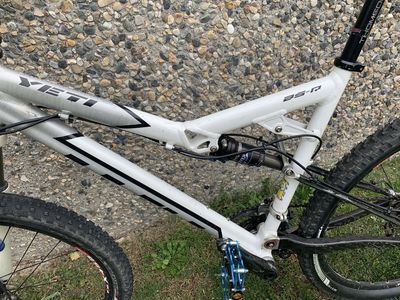 Yeti ASR-R Full Suspension Mountain Bike - 26 inch Wheels