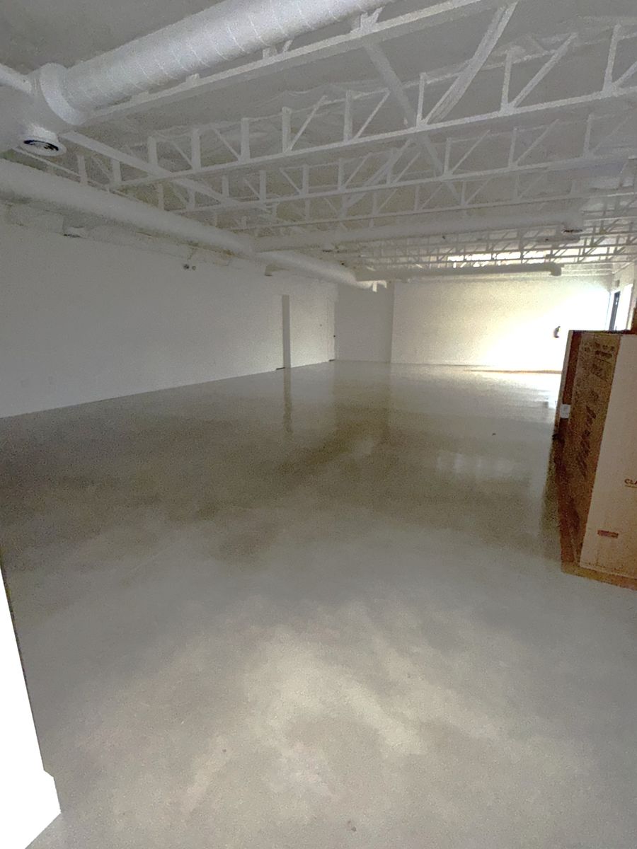 Main image 4