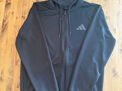 New Adidas Men's Black Full-Zip Hoodie - Size S - Training Essentials Jacket with Pockets