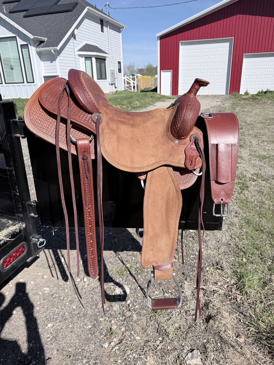 Circle Y 16” Wide Western Saddle