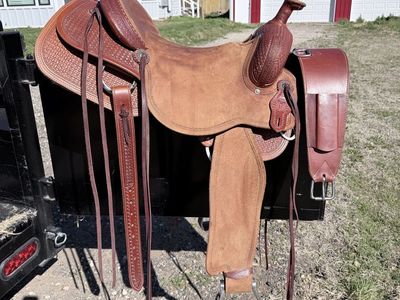 Circle Y 16” Wide Western Saddle
