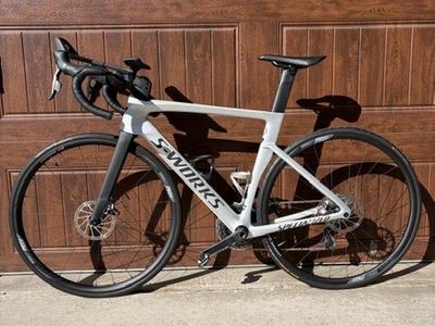 2020 Specialized S-Works Venge Road Bike 54 - Lightweight Carbon Frame, Aerodynamic with TT Tri bars, Disc Brakes