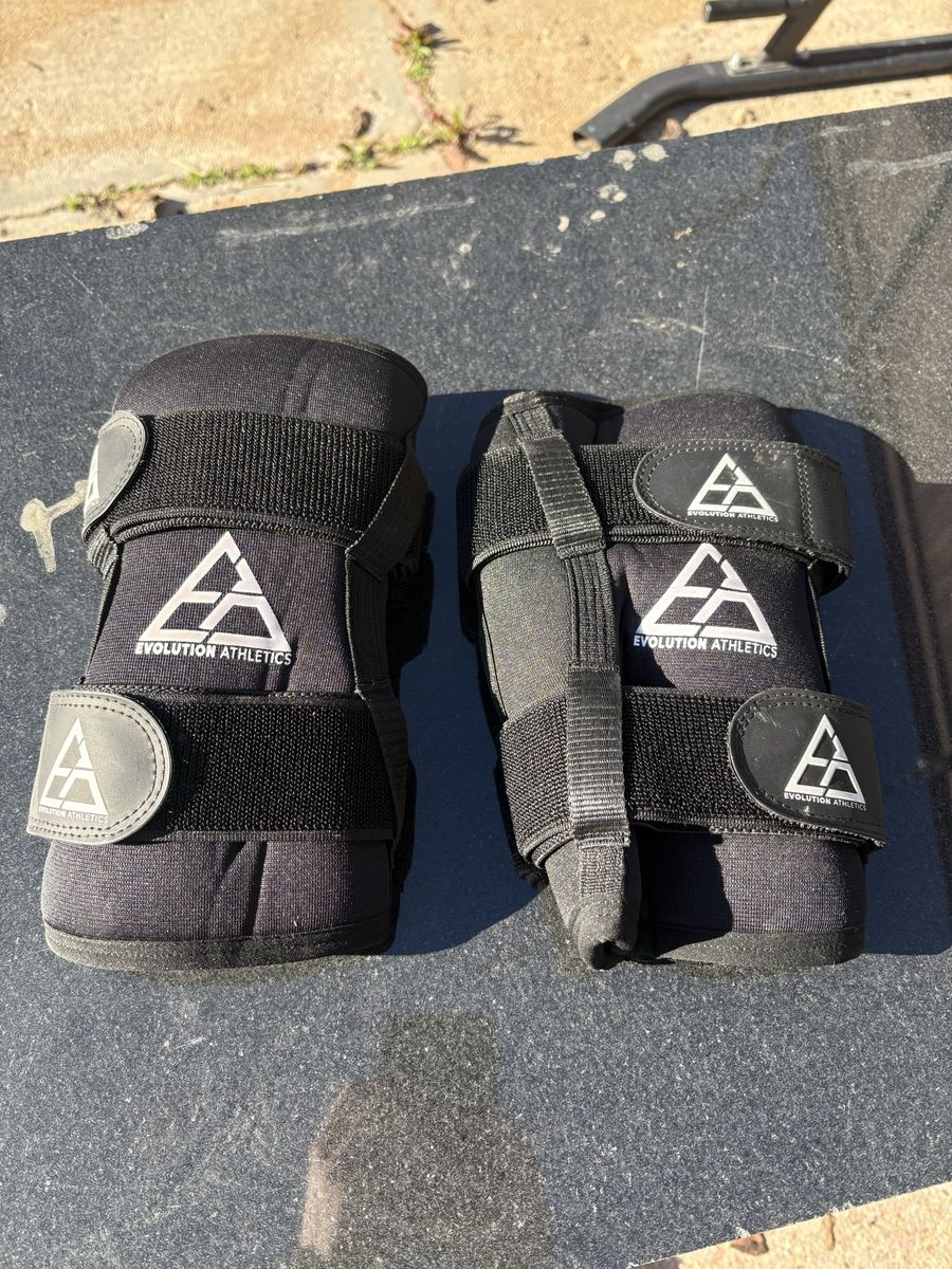 Evolution Athletics Knee Sleeves