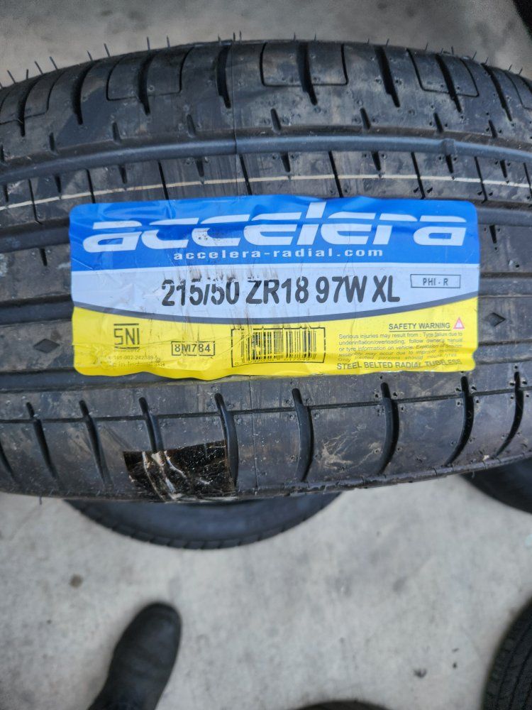 215/50r18 accelera radial