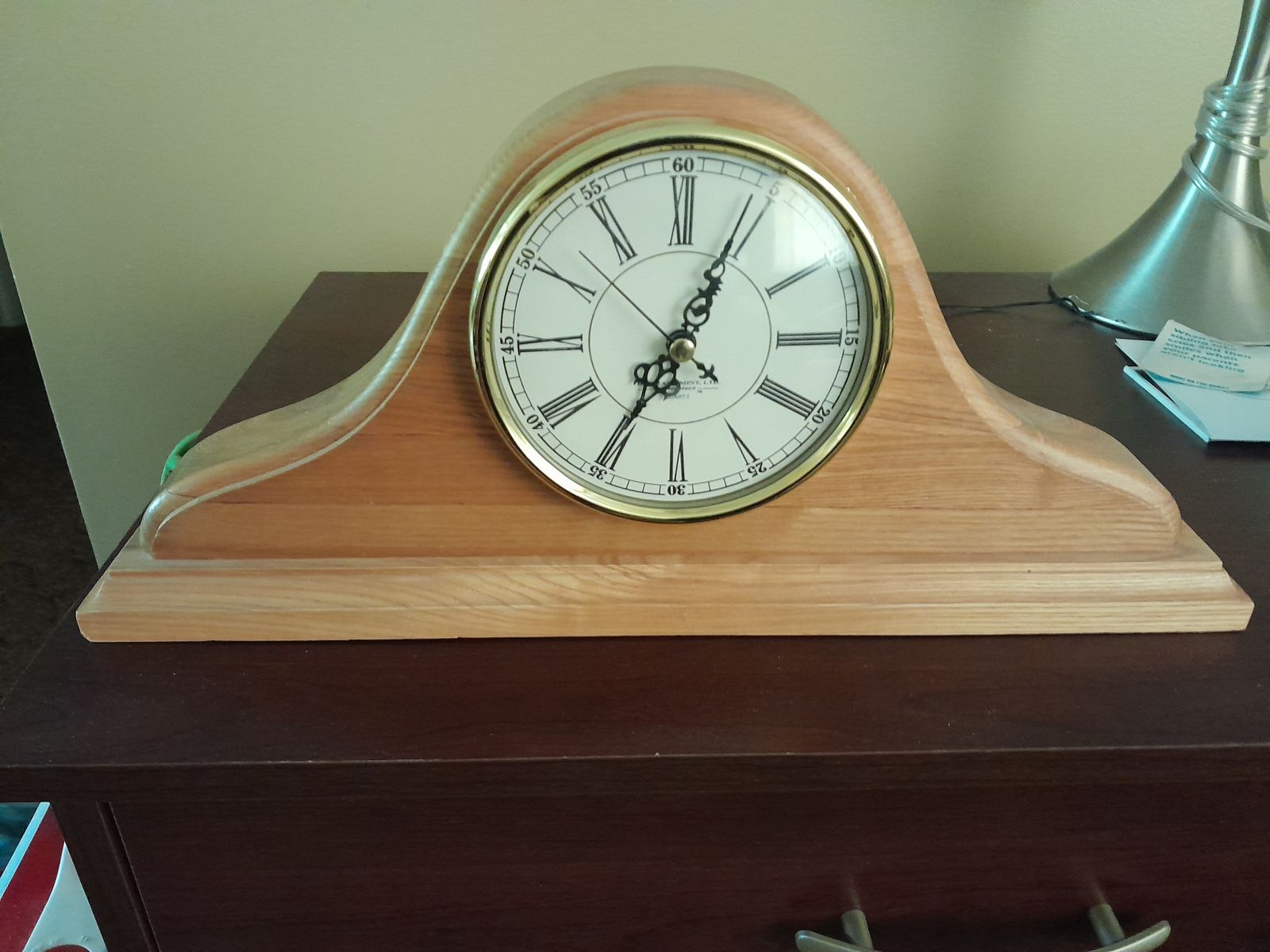 Light oak clean mantle clock