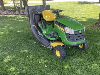 John Deere Rider