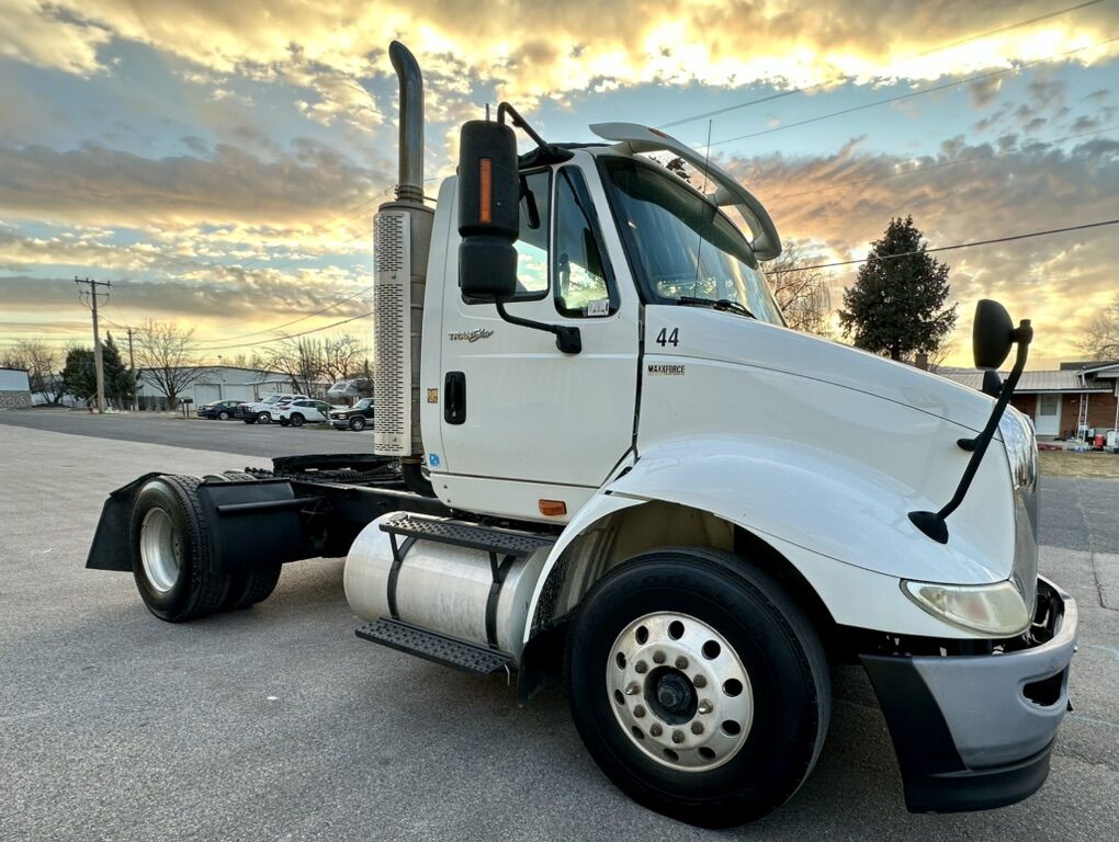 2013 International A390 Semi
