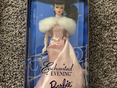 1996 Enchanted Evening Barbie Doll Collector Edition reproduction White Faux Fur Stole, Pink Gown