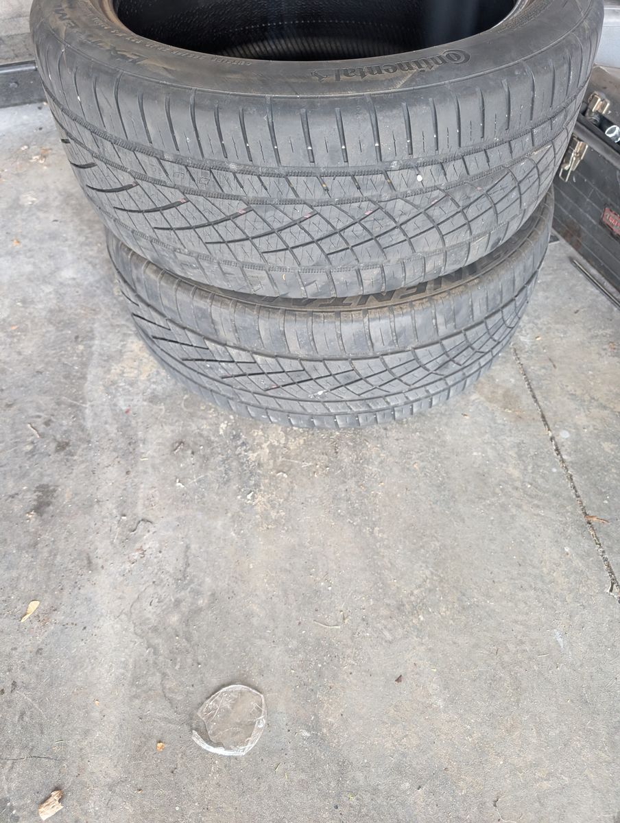 245/45/19 continental tire