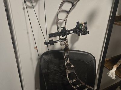 Prime Centergy 29" 70lbs Bow