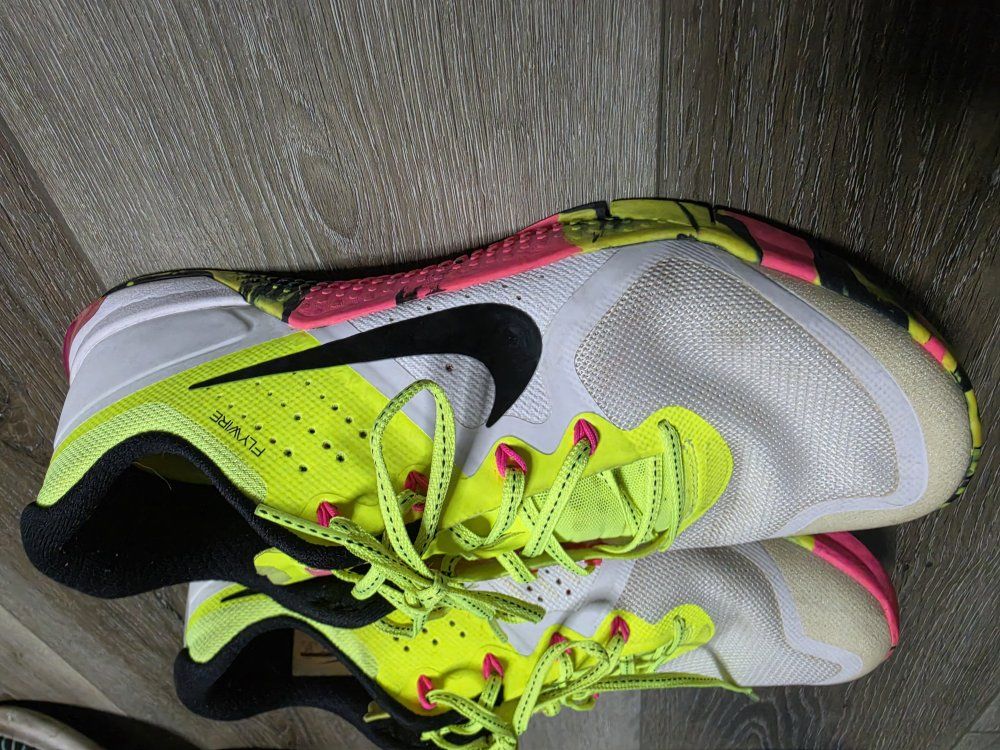 womens Nike metcon 2