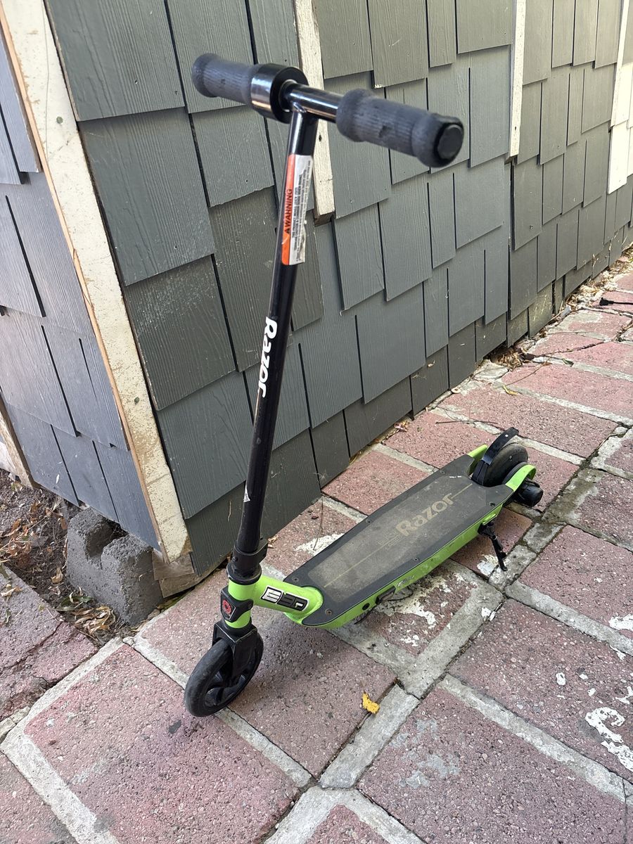 Razor E90 Electric Scooter Green Black Used
