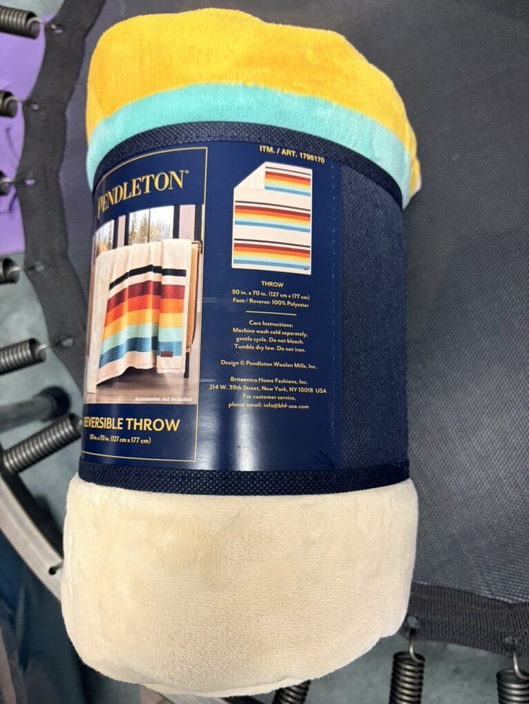 Pendleton Reversible Throw 50” X 70”