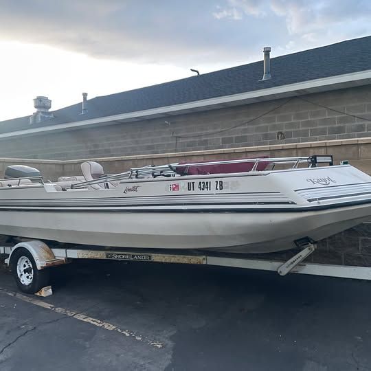 1986 Kayot 21' Deck Boat