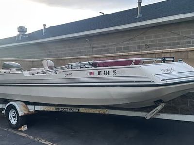 1986 Kayot 21' Deck Boat