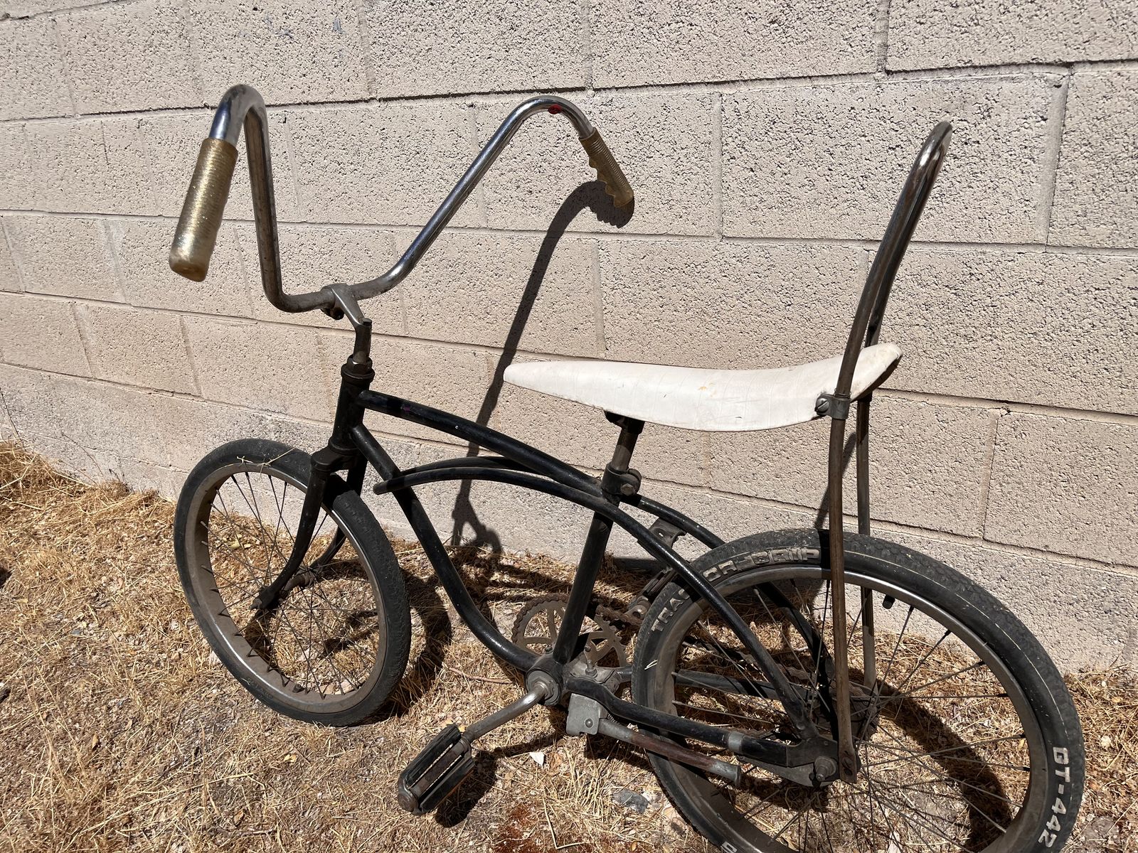 Vintage stingray bicycle w/ sissy bar $150