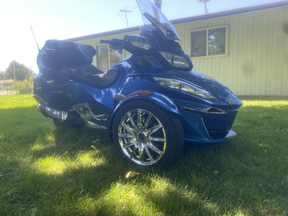Can-Am Spyder RT Limited 2018 Touring with Storage and Backrest
