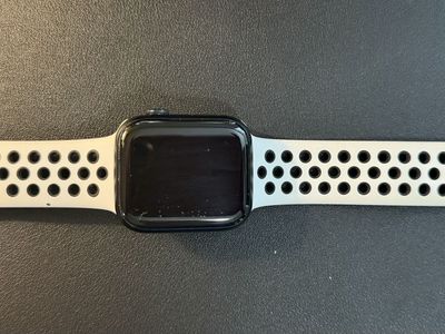 Apple Watch Series 8 (45mm) - Nike Edition