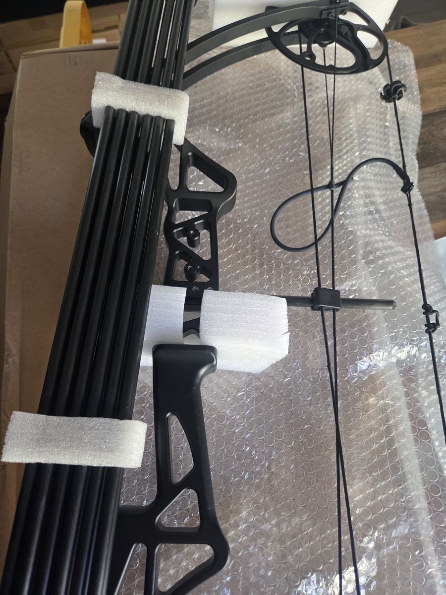 ToPoint Archery M1 Black Compound Bow - Adjustable 20-65lbs