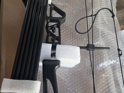 ToPoint Archery M1 Black Compound Bow - Adjustable 20-65lbs