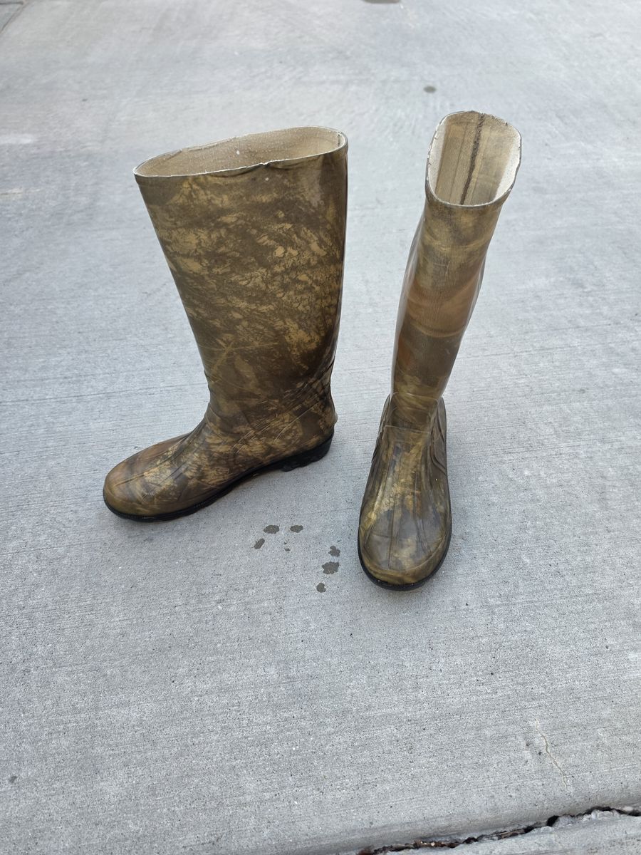 Stearns Waterproof Camo Boots - size 11