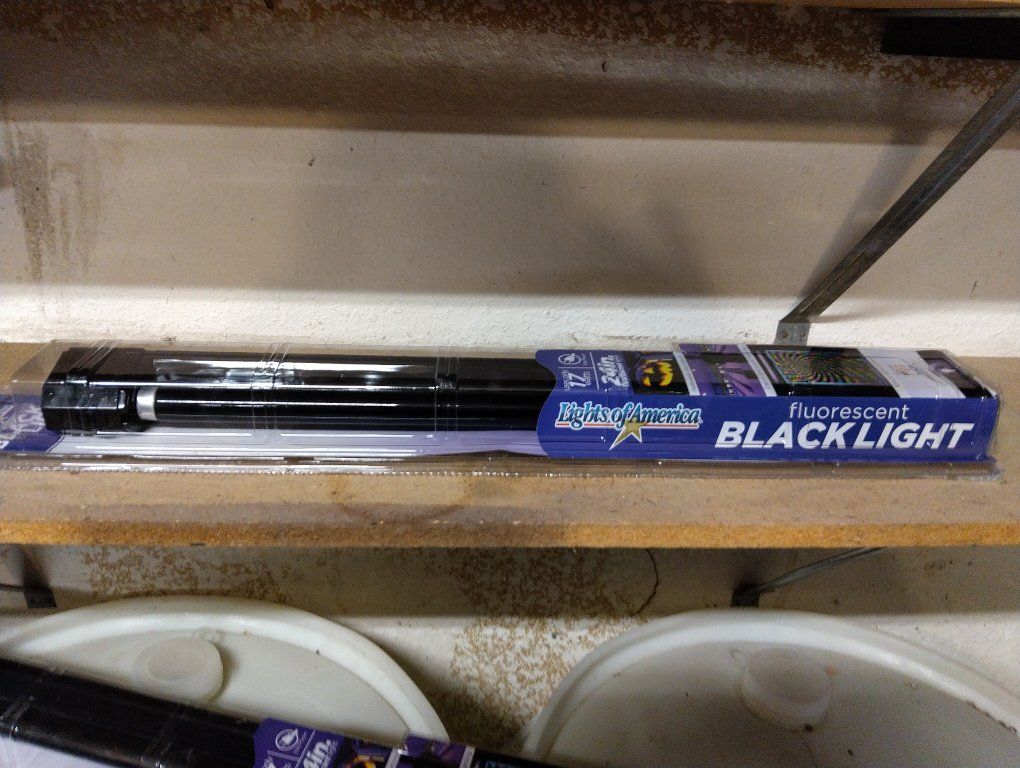 Lights of America 24-Inch Fluorescent Black Light