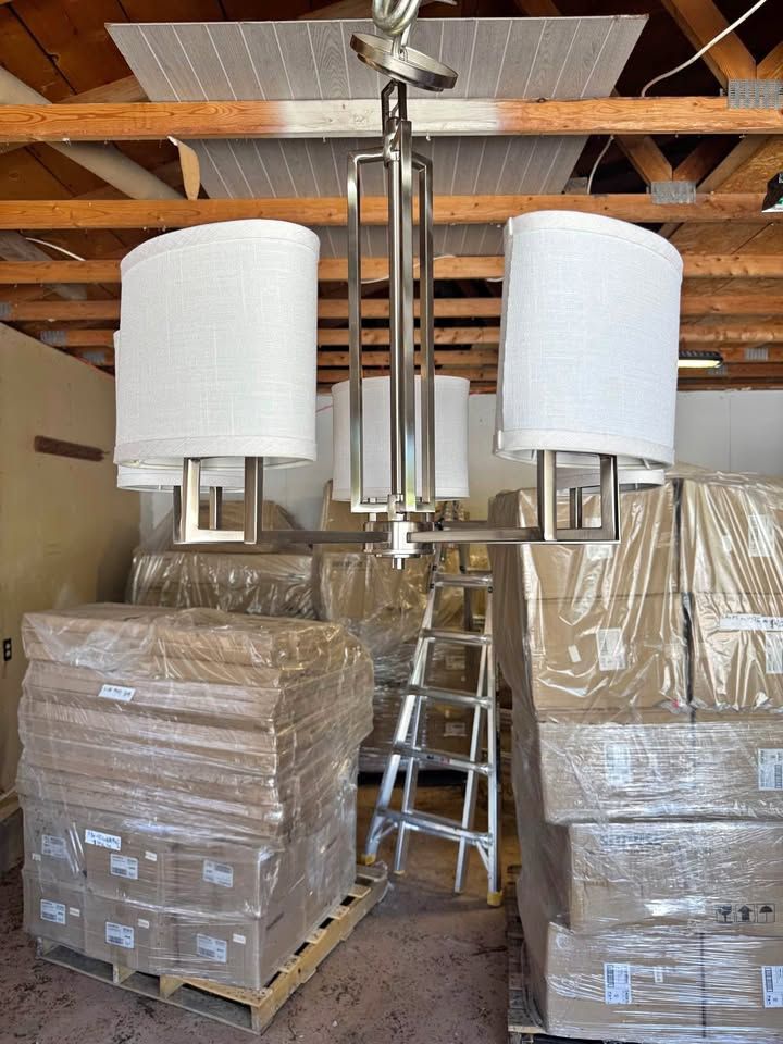 Miscellaneous light fixtures and bulbs