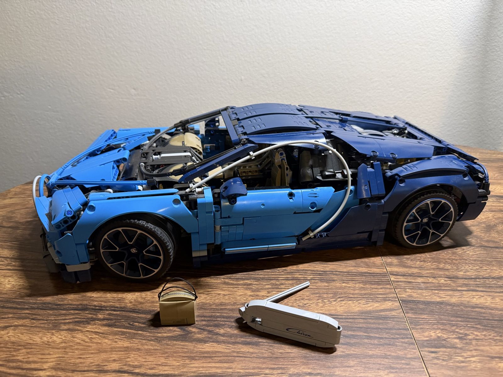 Lego Technic Bugatti Chiron 42083