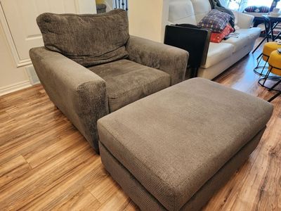Accent Chair and Ottoman with Pillow Covers