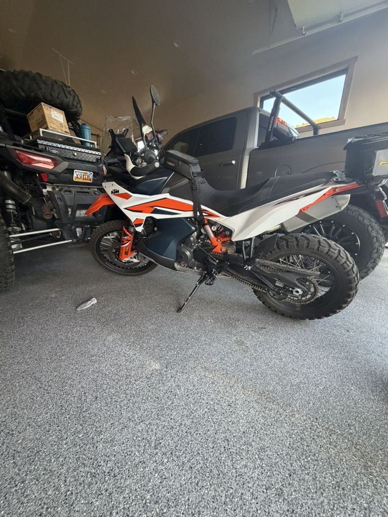 2023 KTM 890 Adventure R