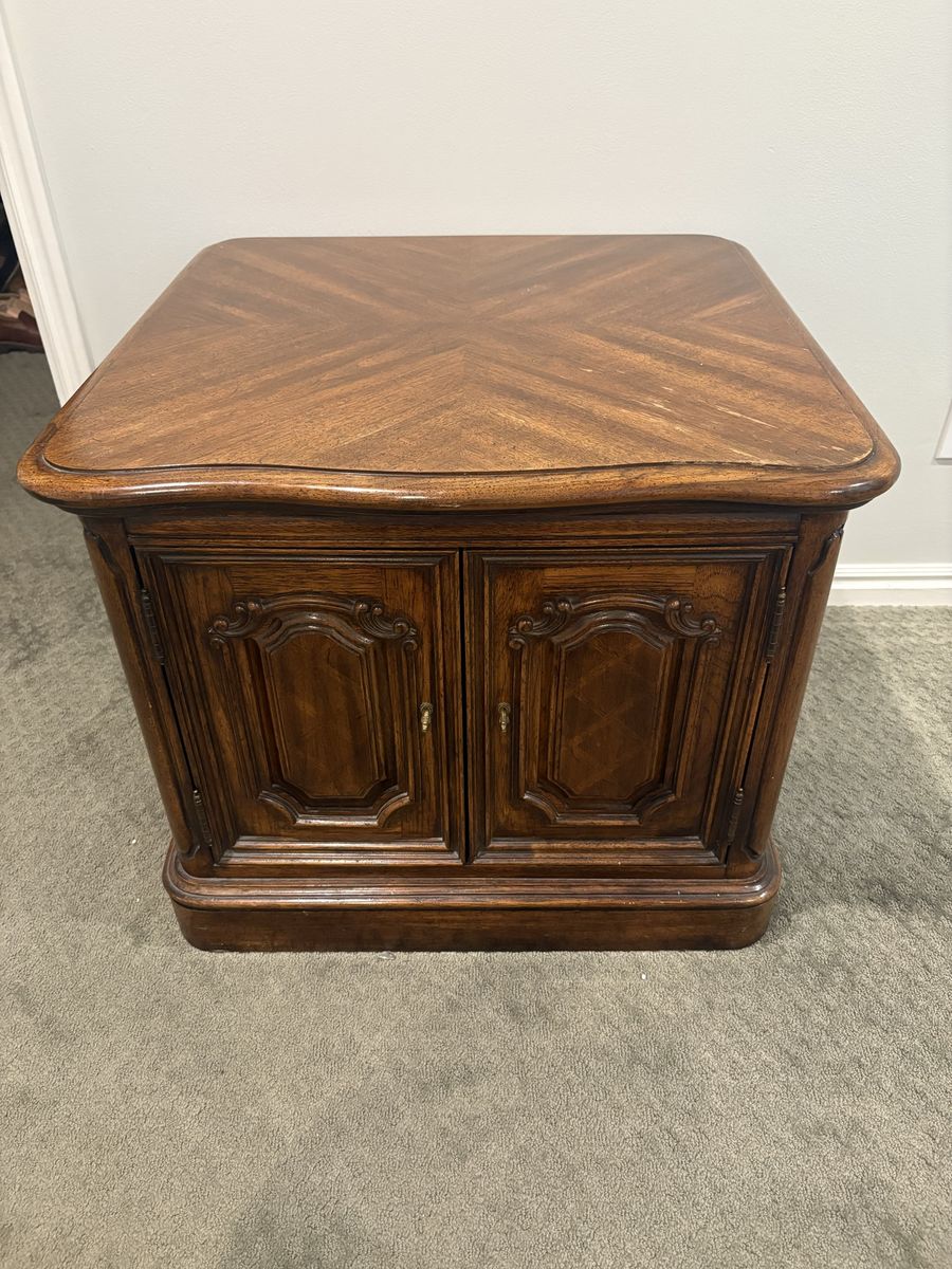 Beautiful Real Wood End Table with Storage Cabinet