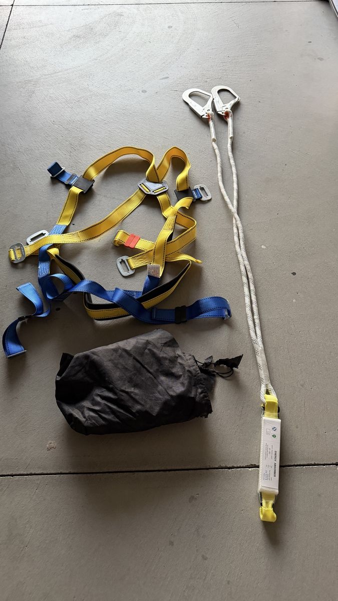 Full Body Harness and Energy Absorber Lanyard Set