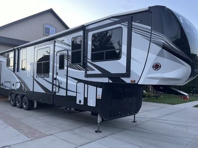 2021 Heartland Cyclone 4214 Toy Hauler - Front Living, Excellent Condition