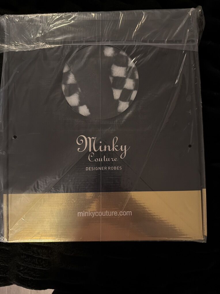 NEW Minky Couture Luxurious Robes NIB