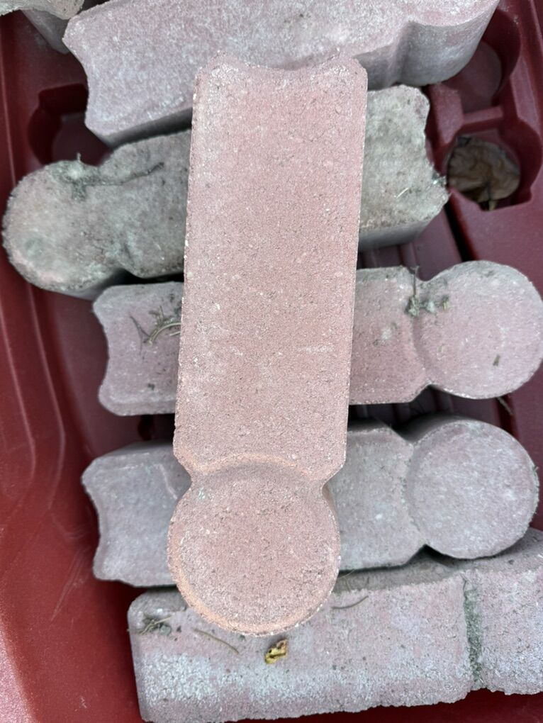 ISO Red Border Bricks