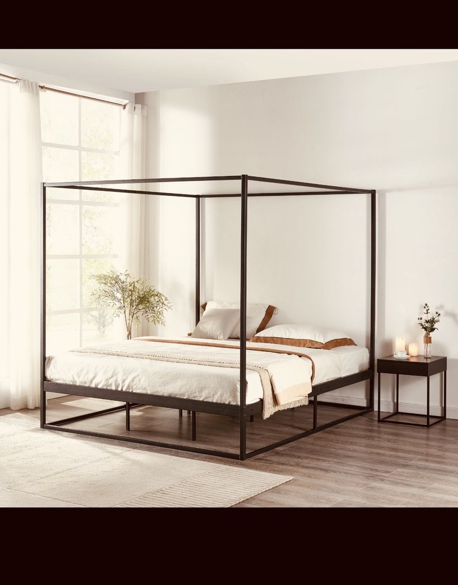 QUEEN, ALL METAL CANOPY BED!
