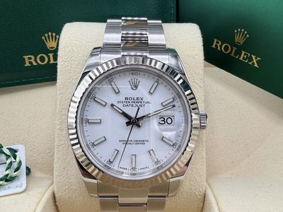 Rolex 41mm Datejust w/ 18k gold fluted bezel