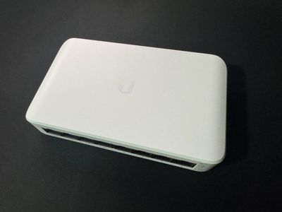 Ubiquiti 8 port POE Lite router USW-Lite-8-PoE