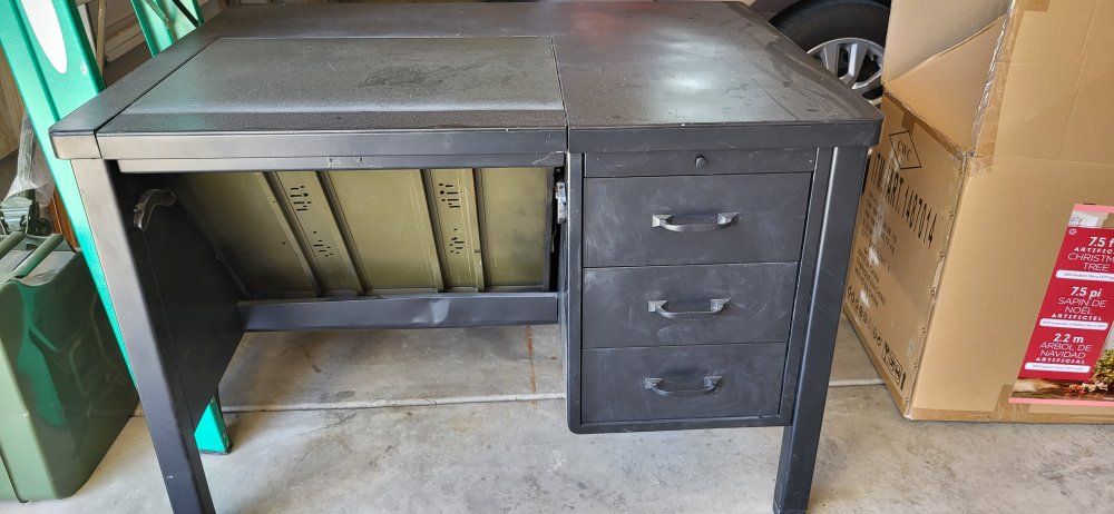 FREE Sturdy Metal Desk