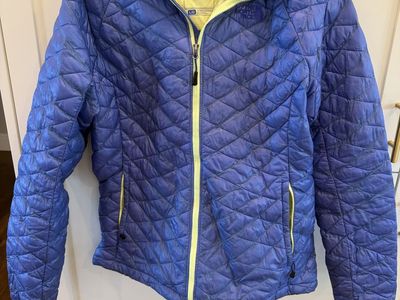 Womens NORTH FACE jacket