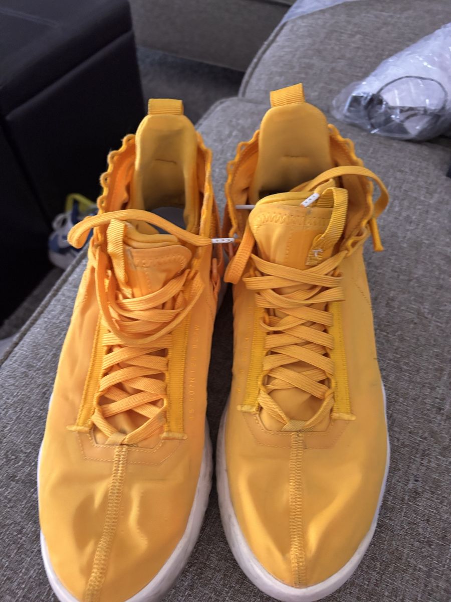 Nike Air Proto React university Gold Size 10