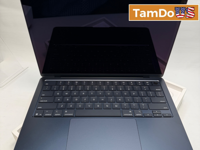 MacBook Air (13-inch, M4, 2025) 8-Core GPU, 16GB, 256GB SSD | Cycle count 11