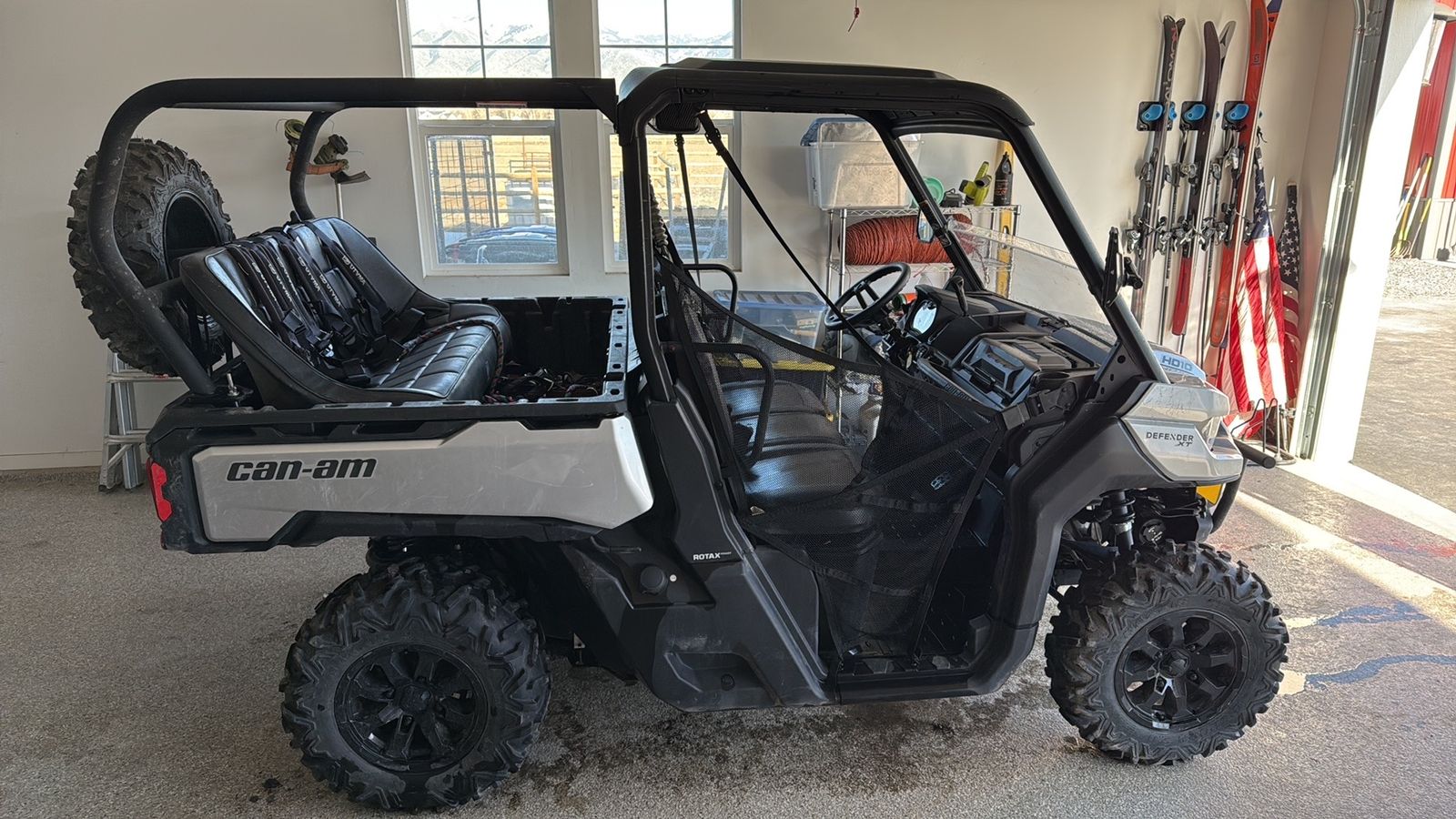 Can-Am Defender HD10