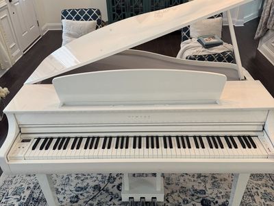 Yamaha Clavinova CLP-765GP Digital Baby Grand Piano