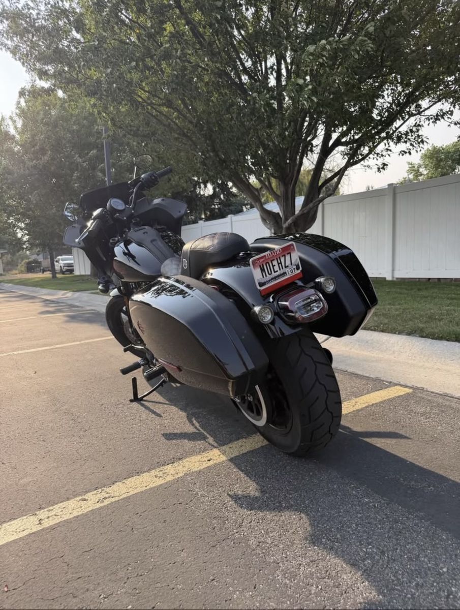 Main image 6