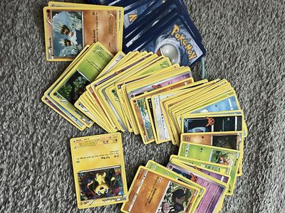 140 Pokemon cards
