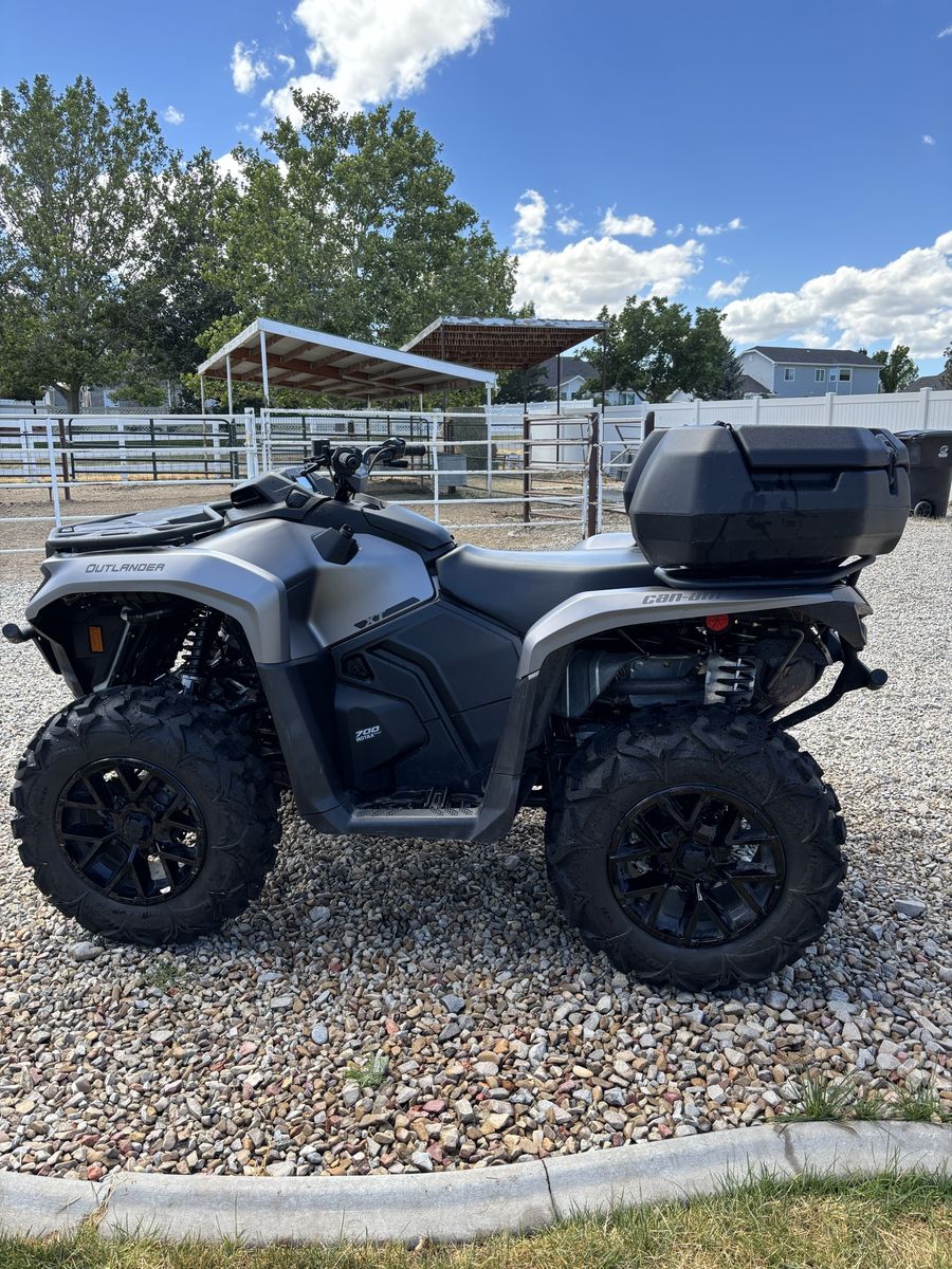 2023 Can Am outlander XT 700