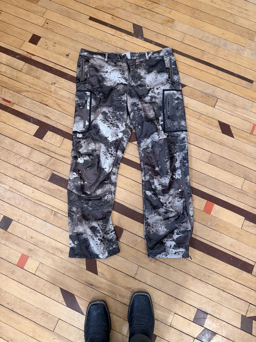 Cabela's Men's Camo Hunting Pants Size 36